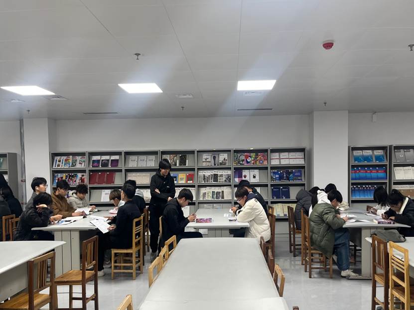 图书馆里的人们 AI 生成的内容可能不正确。